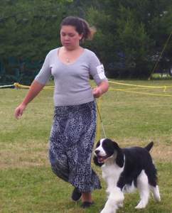 Junior Handler Taylor Macdonald with Ch Karmadi's Power Play 'Hockey' 